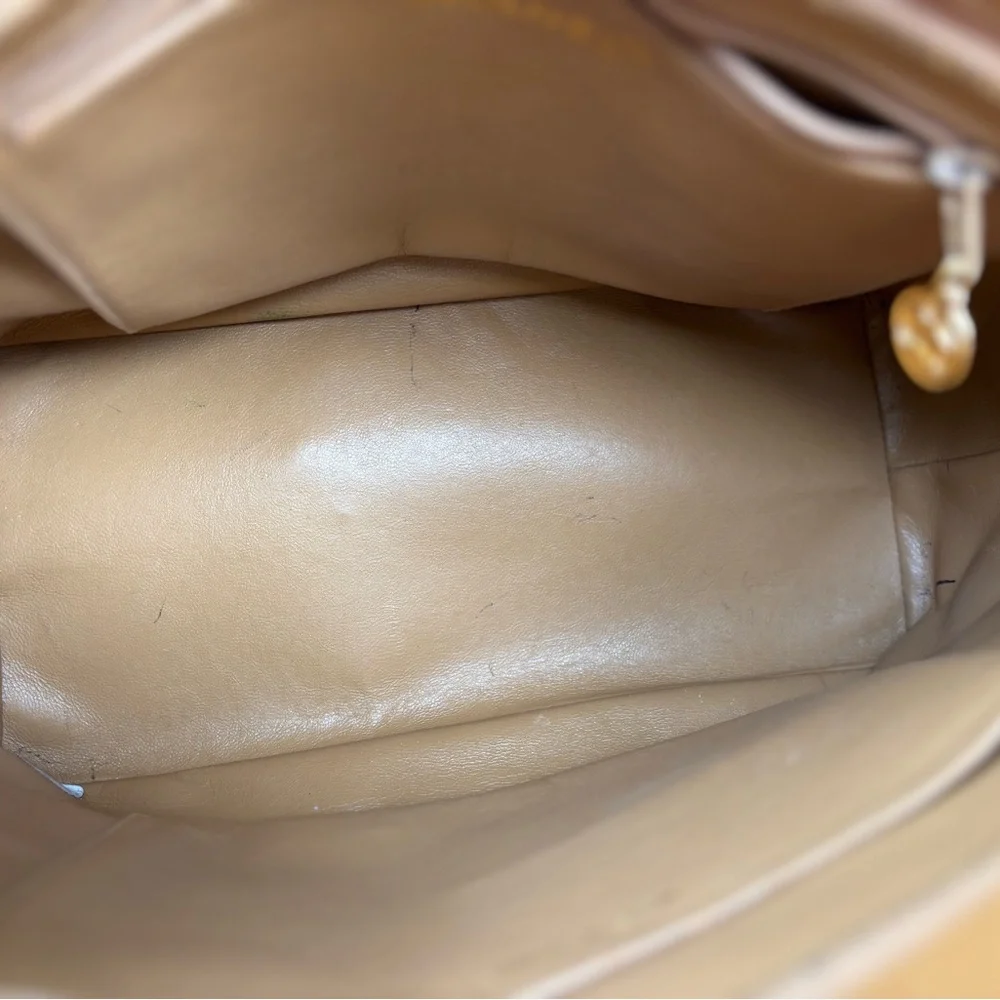 Authentic CHANEL gold MEDALLION brown camel caviar leather bag - Picture 14 of 16